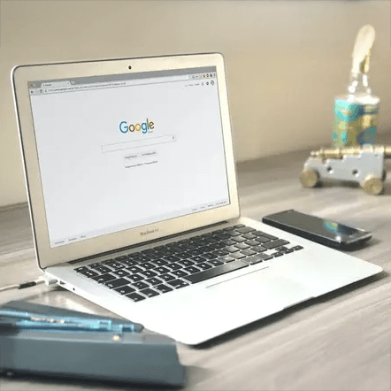 Content scoring and keyword research on laptop